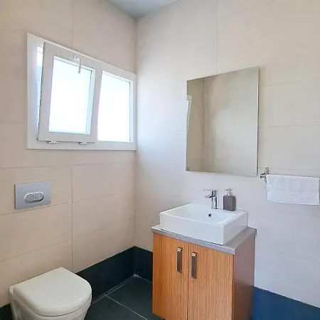 מלון דירות Rent 24 *