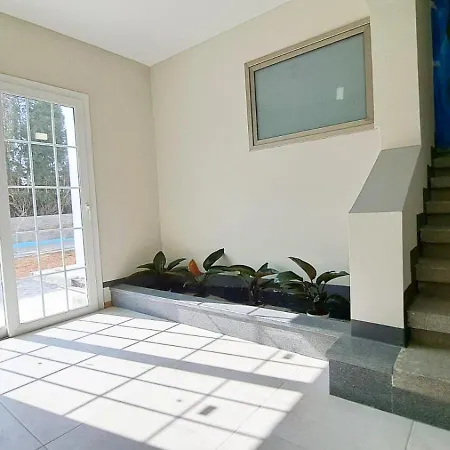 מלון דירות Rent 24 Ayvaryara
